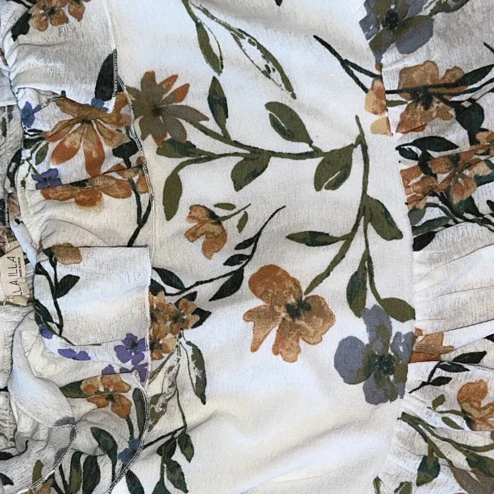 Illa Illa White Floral Ruffle Off Shoulder Crop Top - Picture 2 of 6
